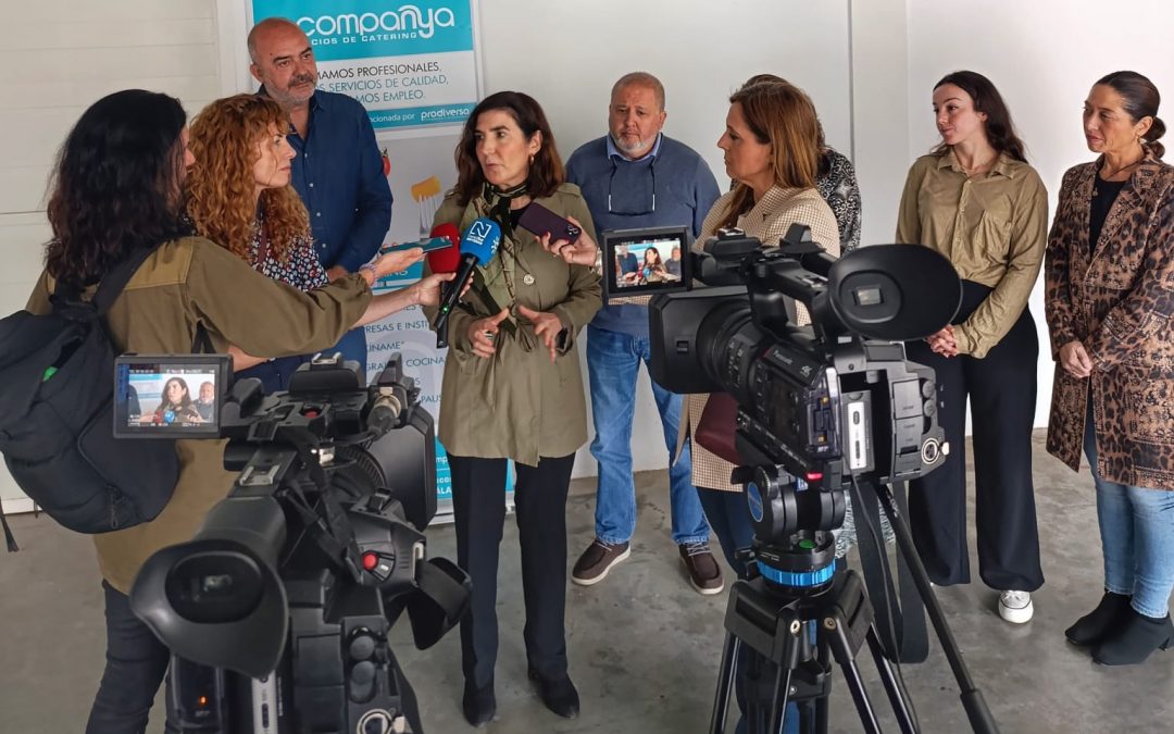 Visita de la consejera de la Junta de Andalucía Rocío Blanco a las instalaciones de Acompanya